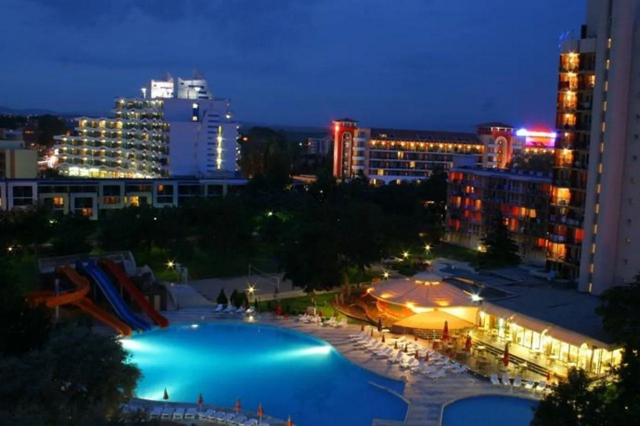 Hotel Iskar & Aquapark Slantchev Briag 3*,